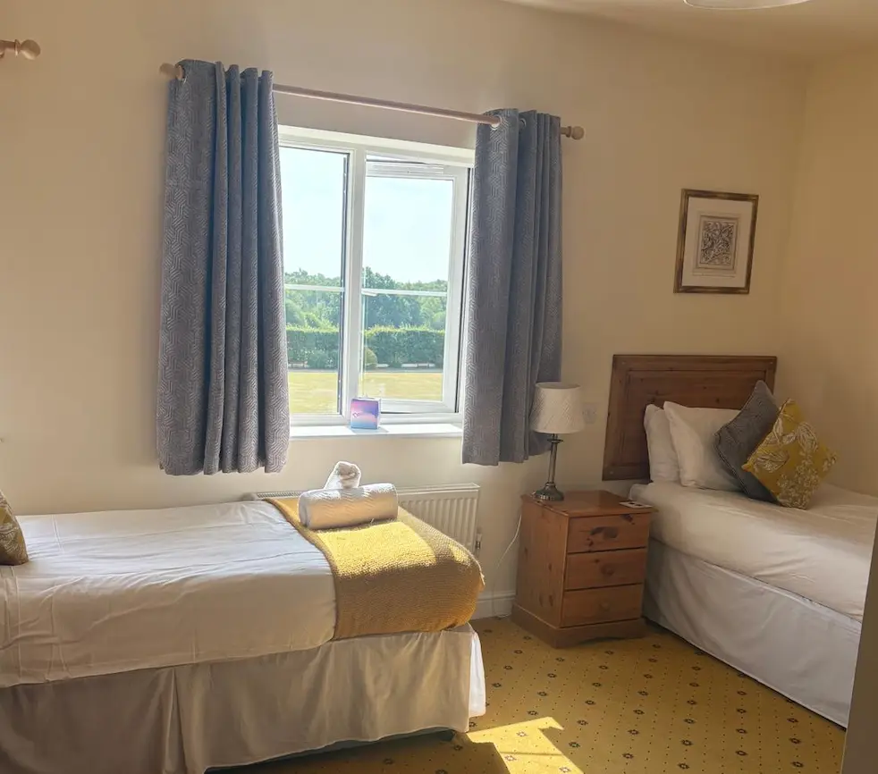 Room Accommodation to rent at the Ra